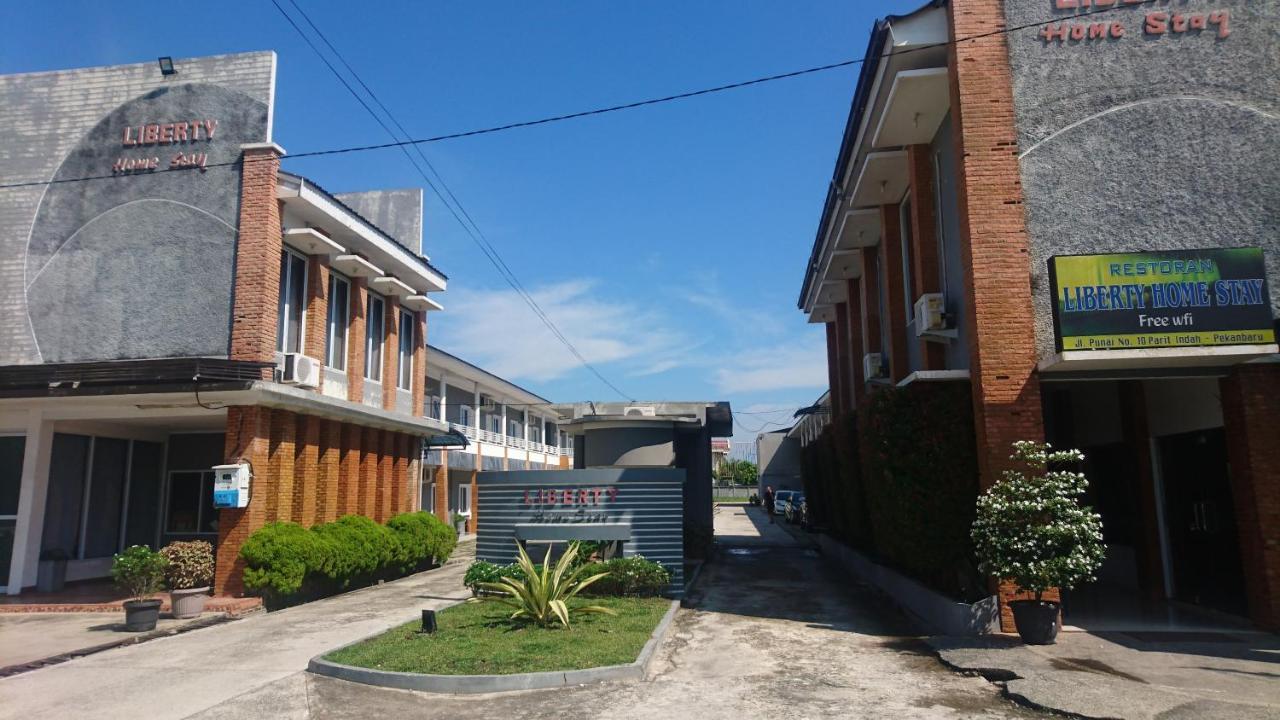 Parit  Liberty Homestay מראה חיצוני תמונה